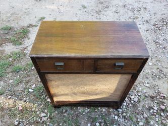 Philco antique turn table and radio