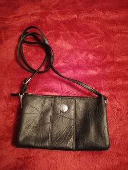 Like new Stone Mountain Leather purse black Retail price $69