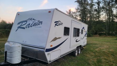 2007 Dutchmen Rainier 24ft Travel Trailer/ Camper