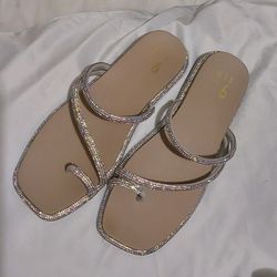 Sz 9 Flat Sandals