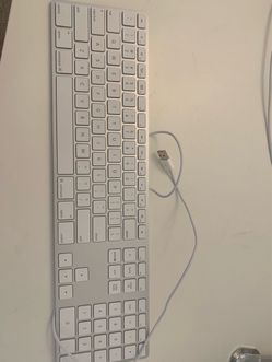 Apple wired keyboard with numeric keypad