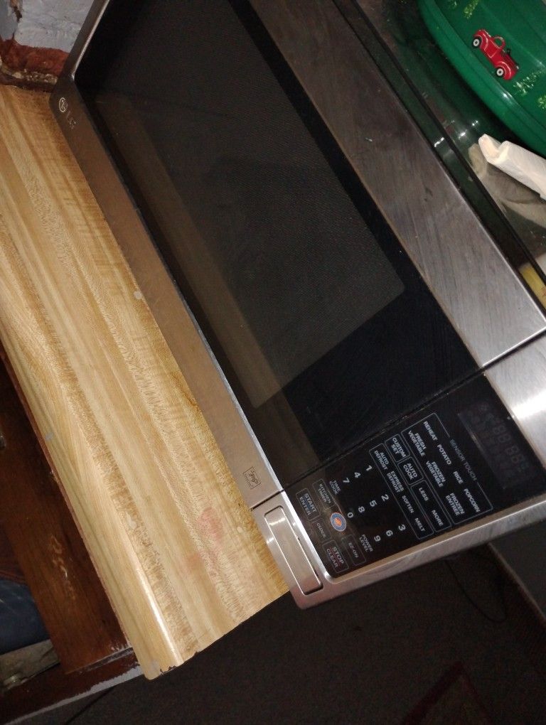 LG LCRT2010ST Countertop Microwave Oven – 2.0 Cu. Ft., Stainless Steel