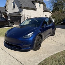 Tesla Model Y Long Range + Acceleration Boost 