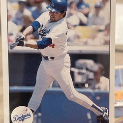 Fernando Valenzuela 1990 Upper Deck Baseball Card 