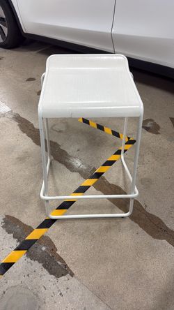 White Metal Frame Bar Stool
