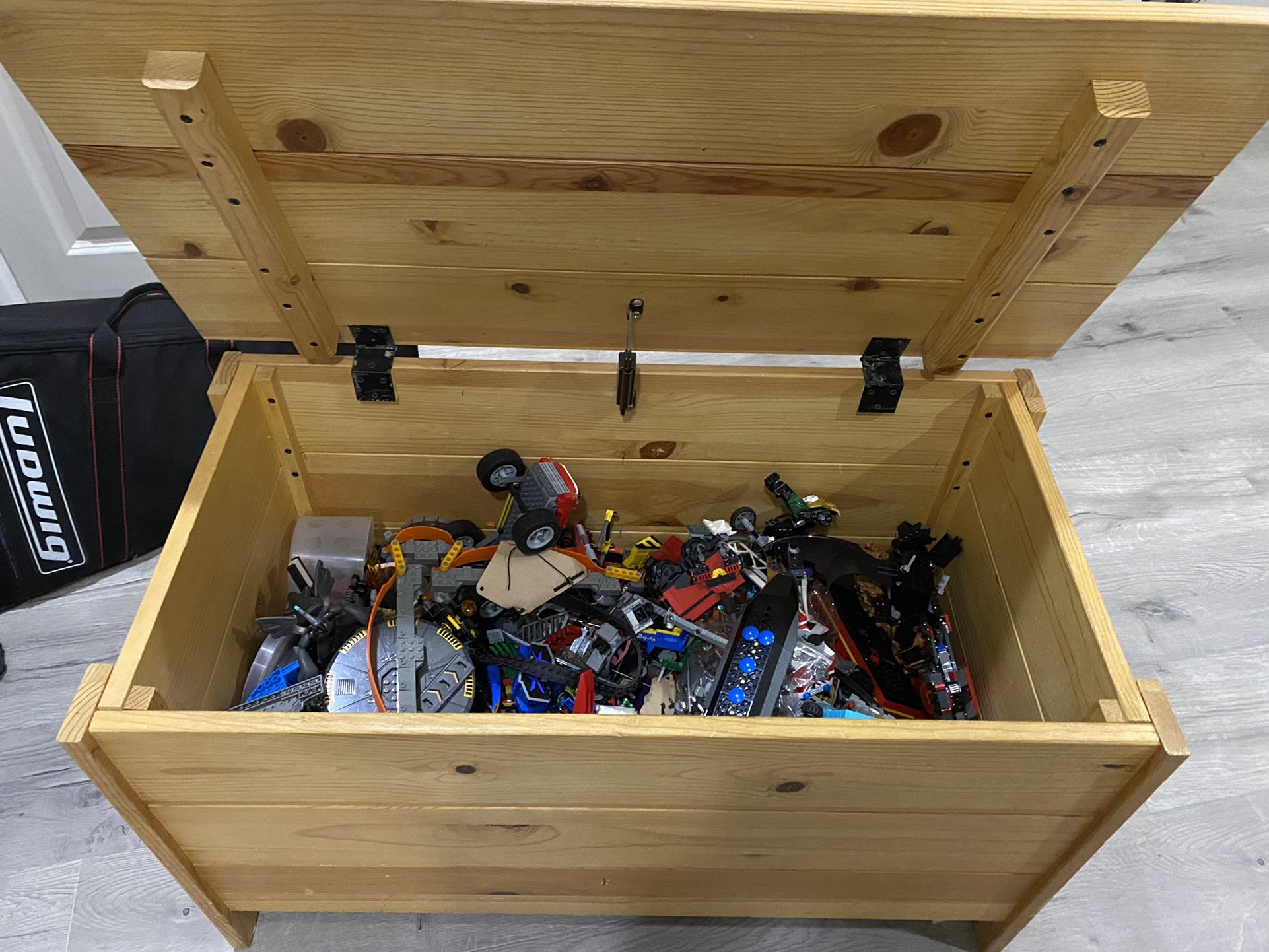 Huge Lego Lot With Toy Box