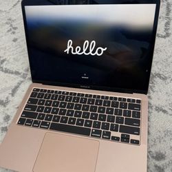 MacBook Air M2 (13 Inch)
