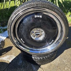 2 22 INCH DUB FLOATER WHEELS WITH 2 245 30 22 INCH TIRES LIKE NEW