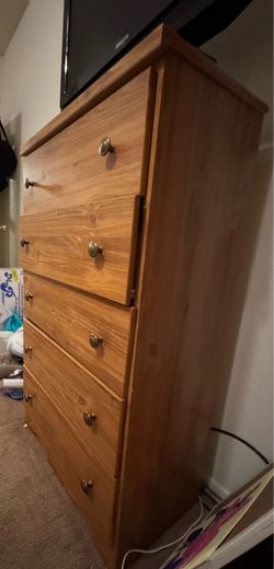Chest of drawers