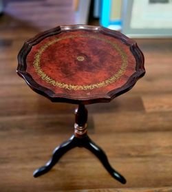 Vintage Bombay Company Pie Crust Leather Top Wood Side Table Plant Stand 20x13"