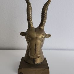 Vintage Brass Gazelle Book End or Decorative Desk Ornament. Andrea by Sadek. In great pre-owned condition.  