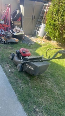 Honda Gas-Powered Push Lawn Mower