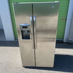 GE Appliances Side-By-Side Refrigerator 