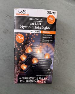 CELEBRATE HALLOWEEN LED Spooky Tree Lawn Stakes