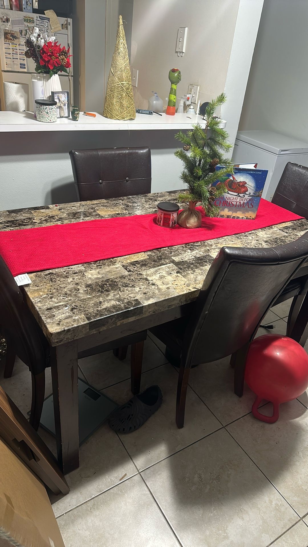 Dining table 
