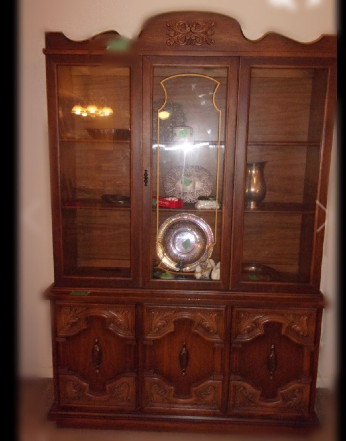 Antique Wood china cabinet / Vitrina Antigua de madera