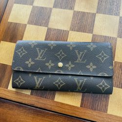 Louis Vuitton Sarah Wallet