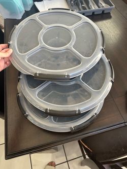 Fee food tray
