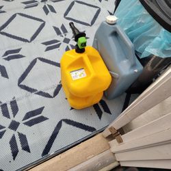 5 Gallon Diesel Fuel Tank 6 Gallon Water Tank