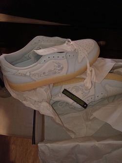 Jordan 1 White Low-Top Sneakers with Floral Embroidery