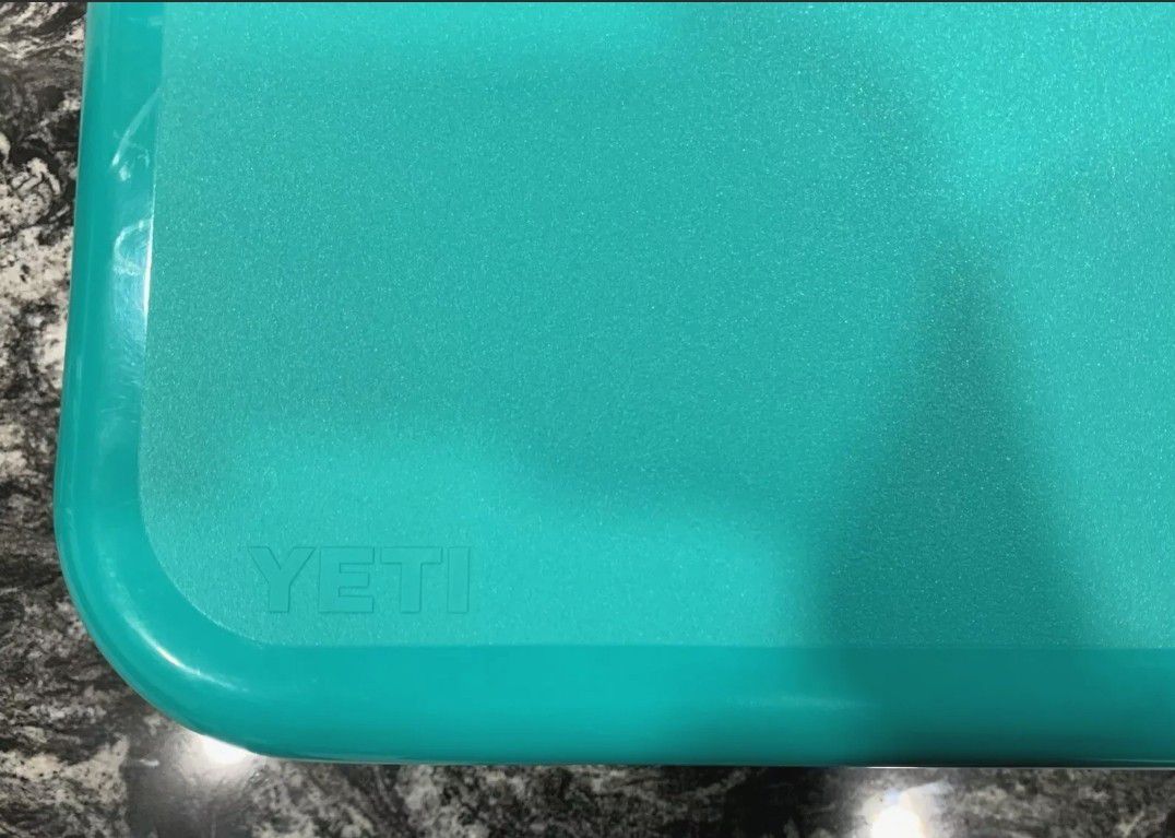 YETI Roadie 24 - Aquifer Blue - Excellent Used Condition Cooler - Rare  Color!!!