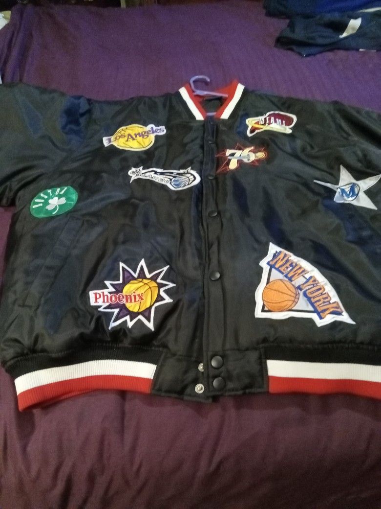  Nice Winter Coat Brand New Used Excellent Condition Has On A Different Sports