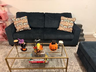 Sofa/Ottoman/2 Throw Pillows