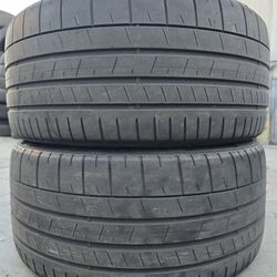 (2) 285 35 20 Pirelli Tires 