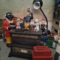 Collectable Antique Cast Iron Mitieckles.  Mivavke Banjs