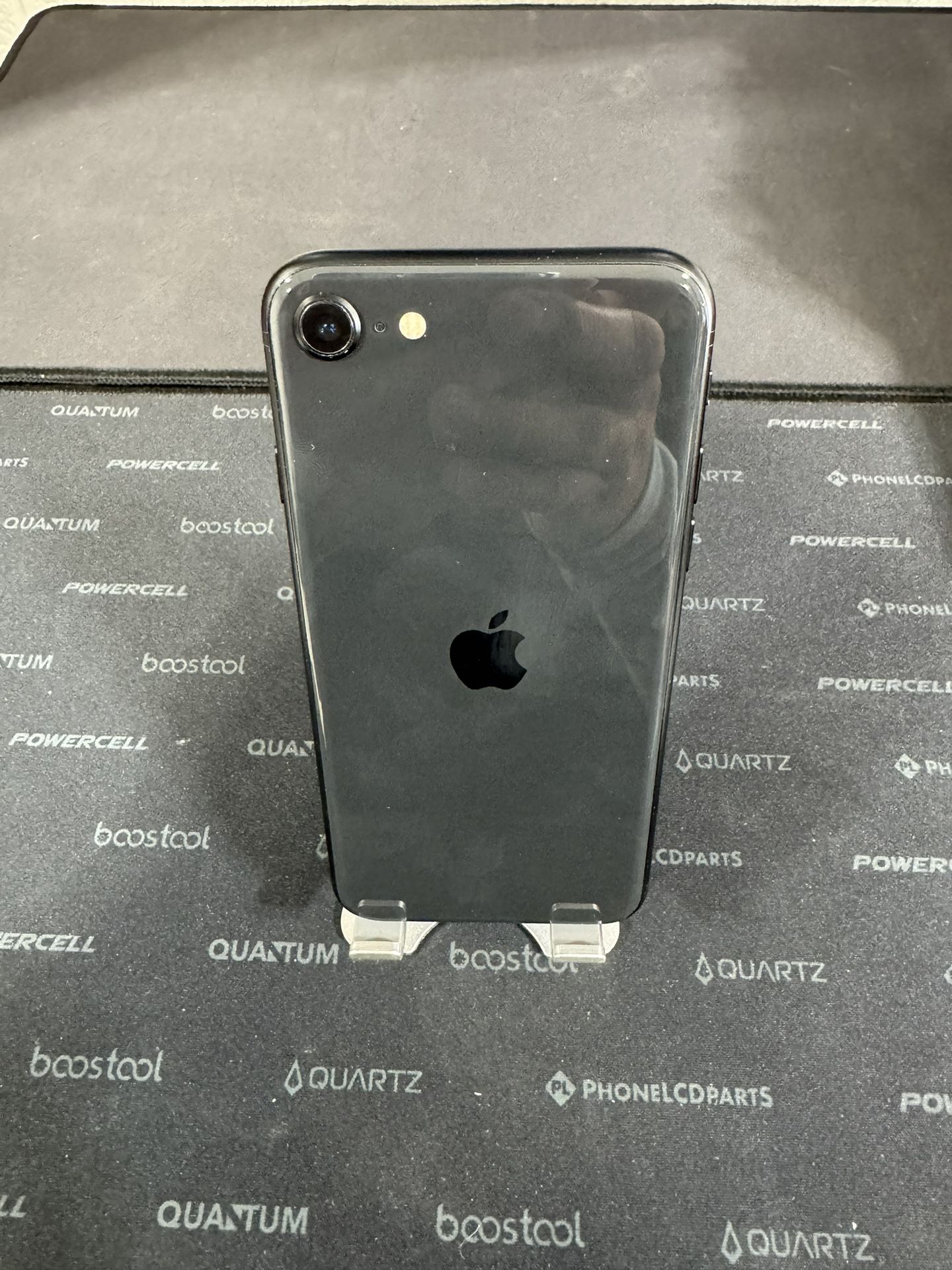 iPhone SE 2ND GEN 64GB Unlocked