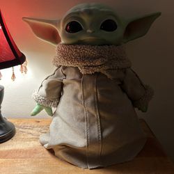 Star Wars Baby Yoda Collectible 