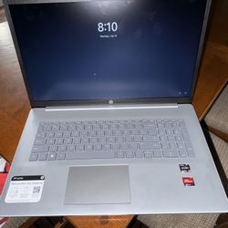 HP 17" RYZEN3/8 GB/512 SSD