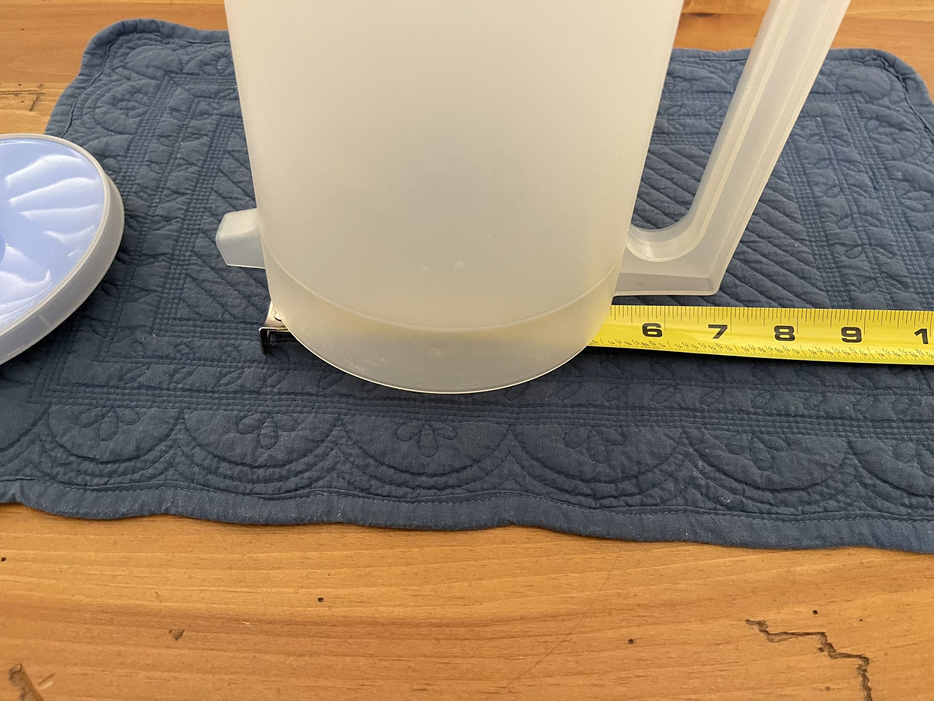 Vintage Tupperware Frosted 2 Quart Pitcher/Tupperware for Sale in