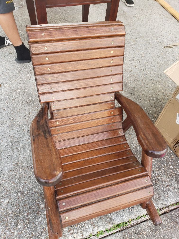 2 small wooden rocking chairs. for kids. 50 DLLS X BOTH
