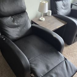 2 Recliner Chairs With Table And Lamp $50 Obo