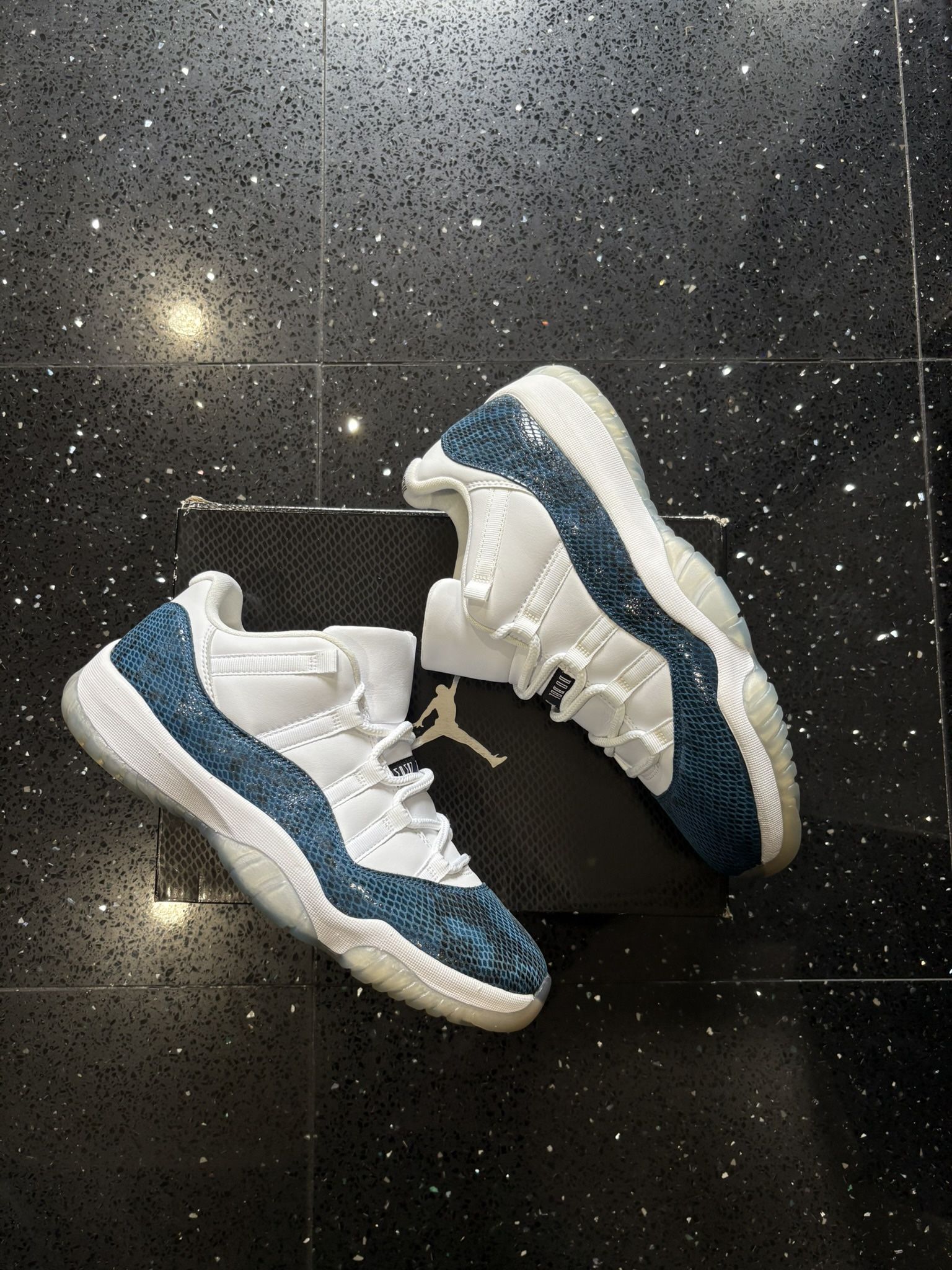 Jordan 11 Low Navy Snakeskin Sz 11