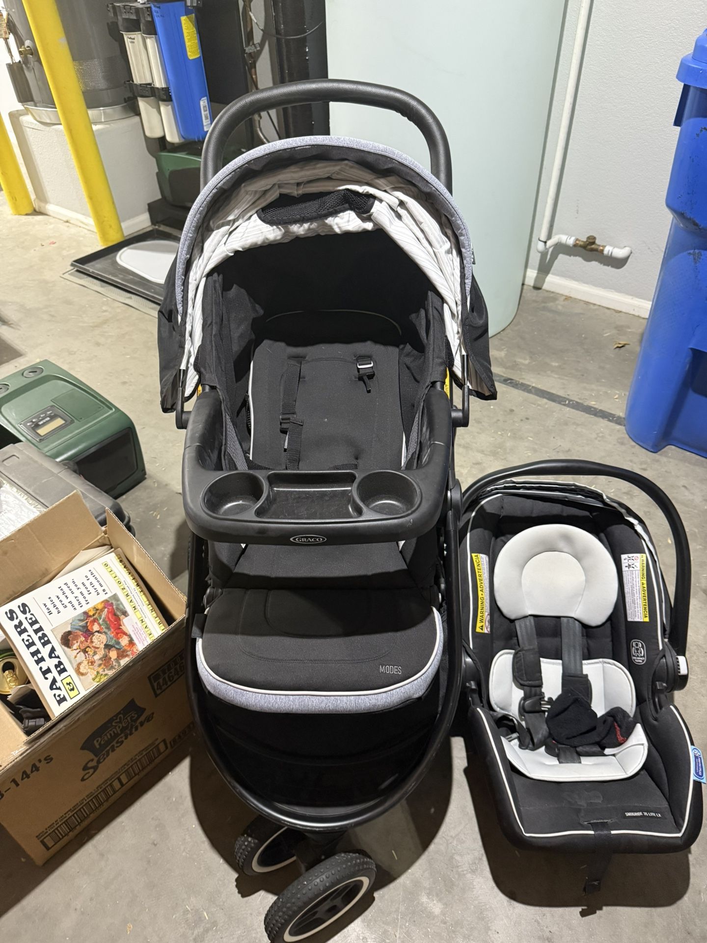 Graco Modes 3 Lite DLX Travel w/ Snugride 35 Lite LX Car seat