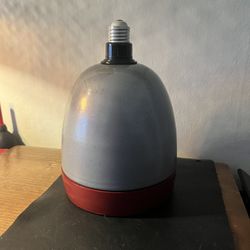 Kodak Safelight w/ Kodak #3 Filter - Screw-in Model (Darkroom Photography)