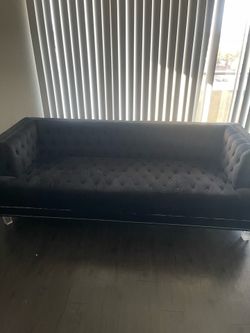 No seat sofa