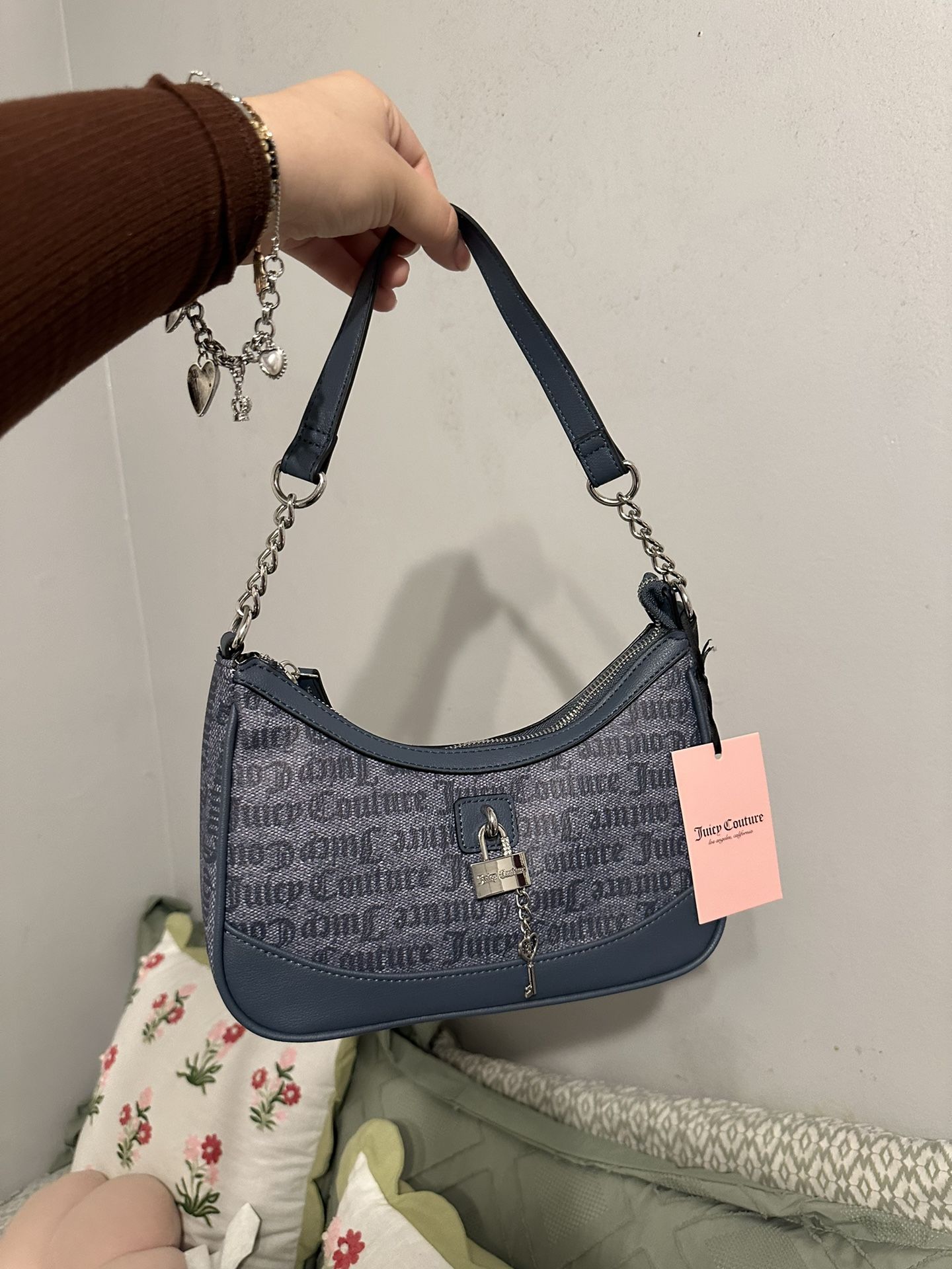 Juicy Couture navy blue shoulder bag💙