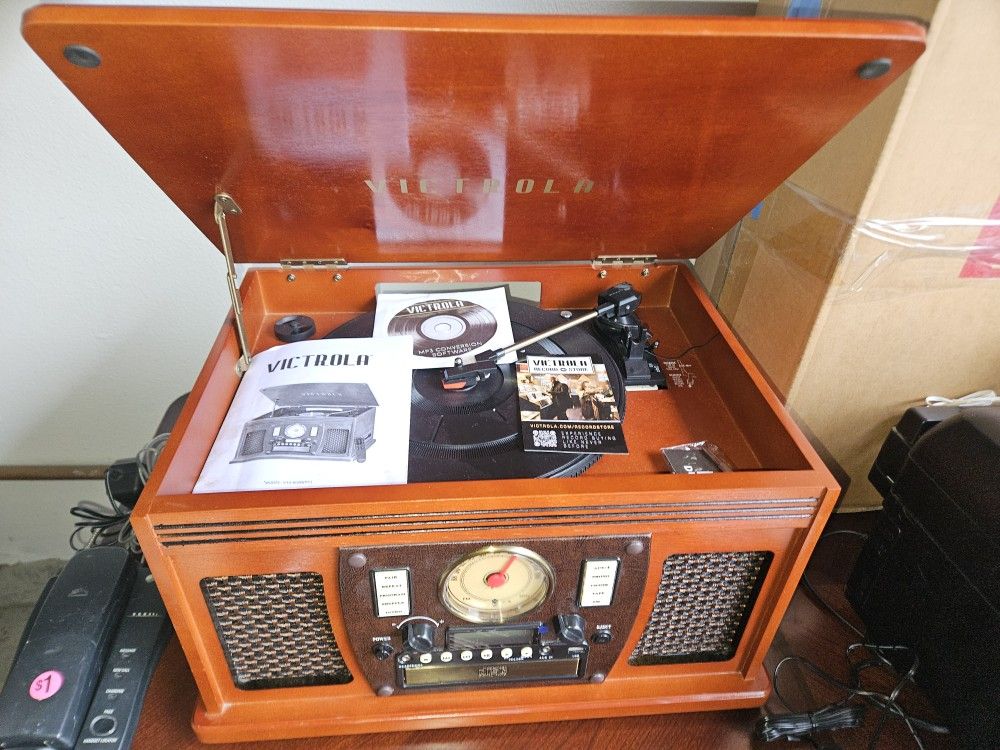 Victoria 6 In 1 Music Player