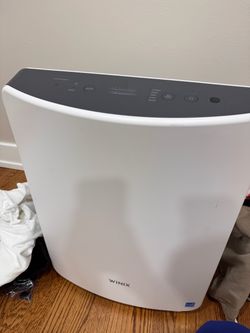 Winix D480 True HEPA Air Purifier (white)