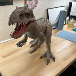 Jurassic World Camp Cretaceous Super Colossal Indominus Rex 39" Dinosaur Figure