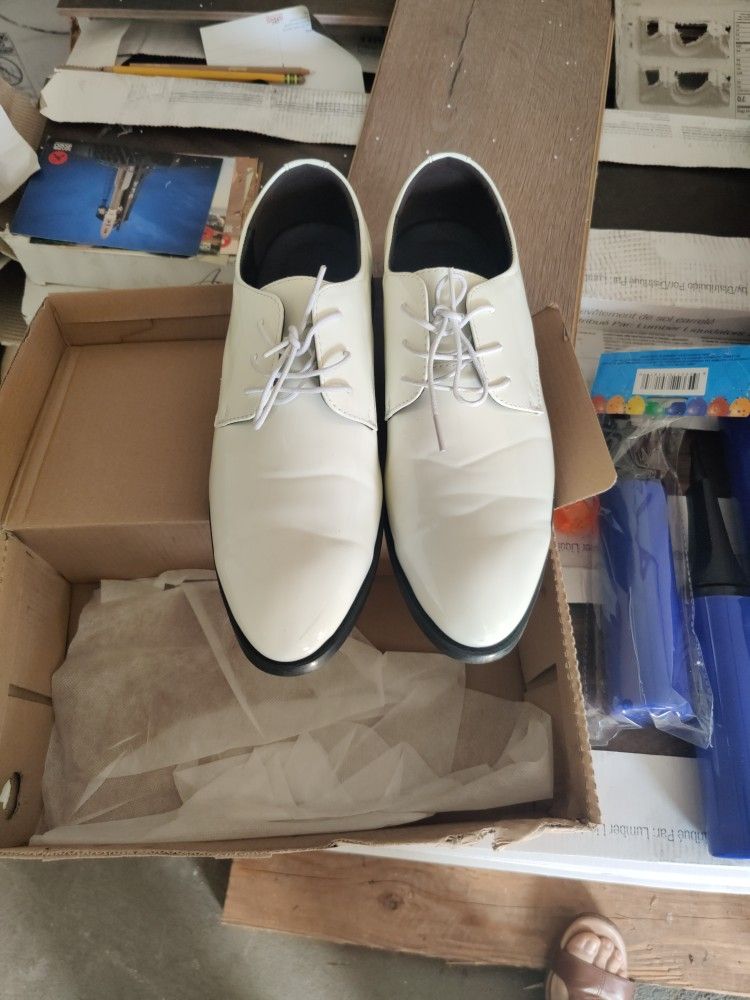 Size 10 Men's White Dress Shoes