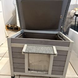 Pet House / Cat Or Small Dog Bed 