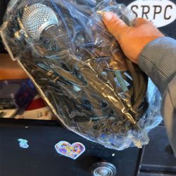 microphone and guitar cables
