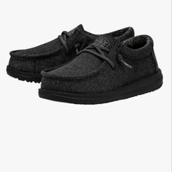 Hey Dude Boys Size 4