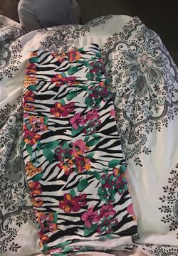 Very cute torrid pencil skirt size 3