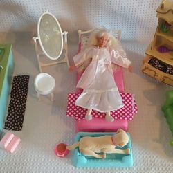 Barbie & Skipper Dolls With Bedroom/Bathroom Furniture Toys And Accessories $25