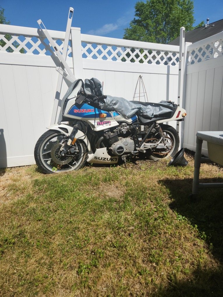 Suzuki Gs1000 Custom 